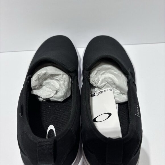 Oakley Men’s Banks Slip-On Canvas Shoes Black, Size 11 M